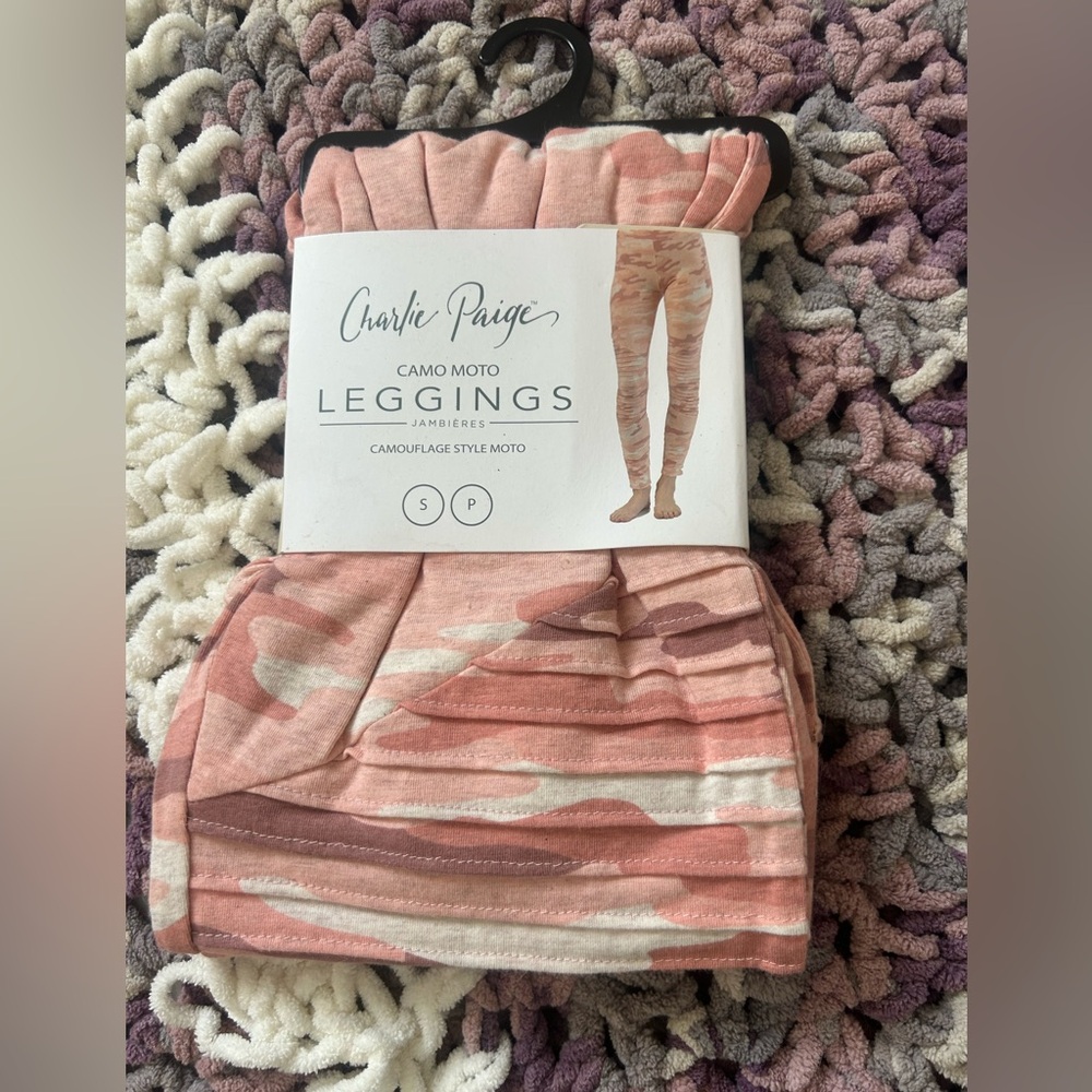 NWT Charlie Paige leggings